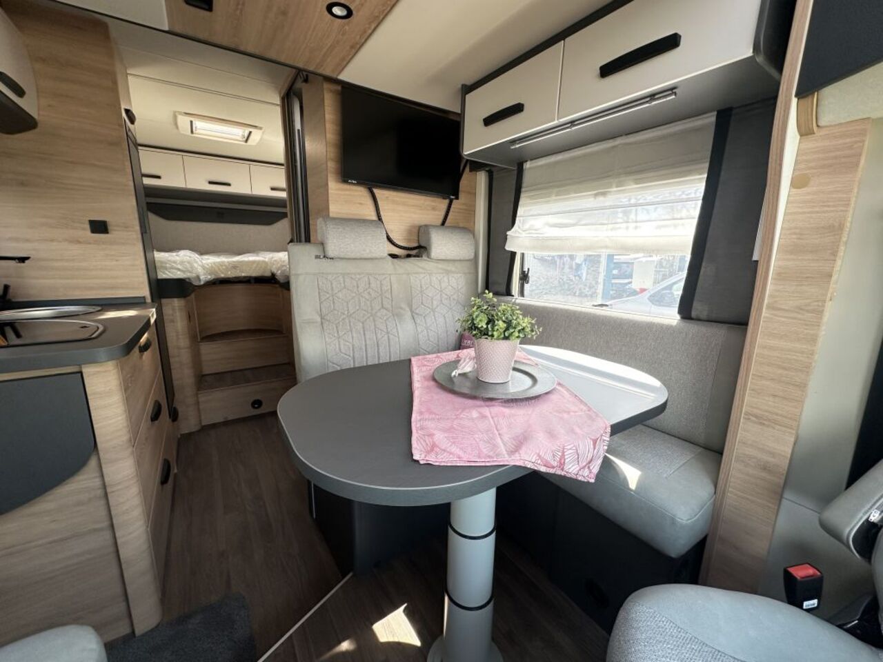 KNAUS 650 MEG Black Selection BLACK SELECTION  ; Live Wave Ansicht 7 für Fahrzeugdetailseite