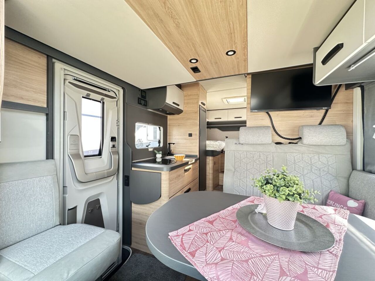KNAUS 650 MEG Black Selection BLACK SELECTION  ; Live Wave Ansicht 8 für Fahrzeugdetailseite