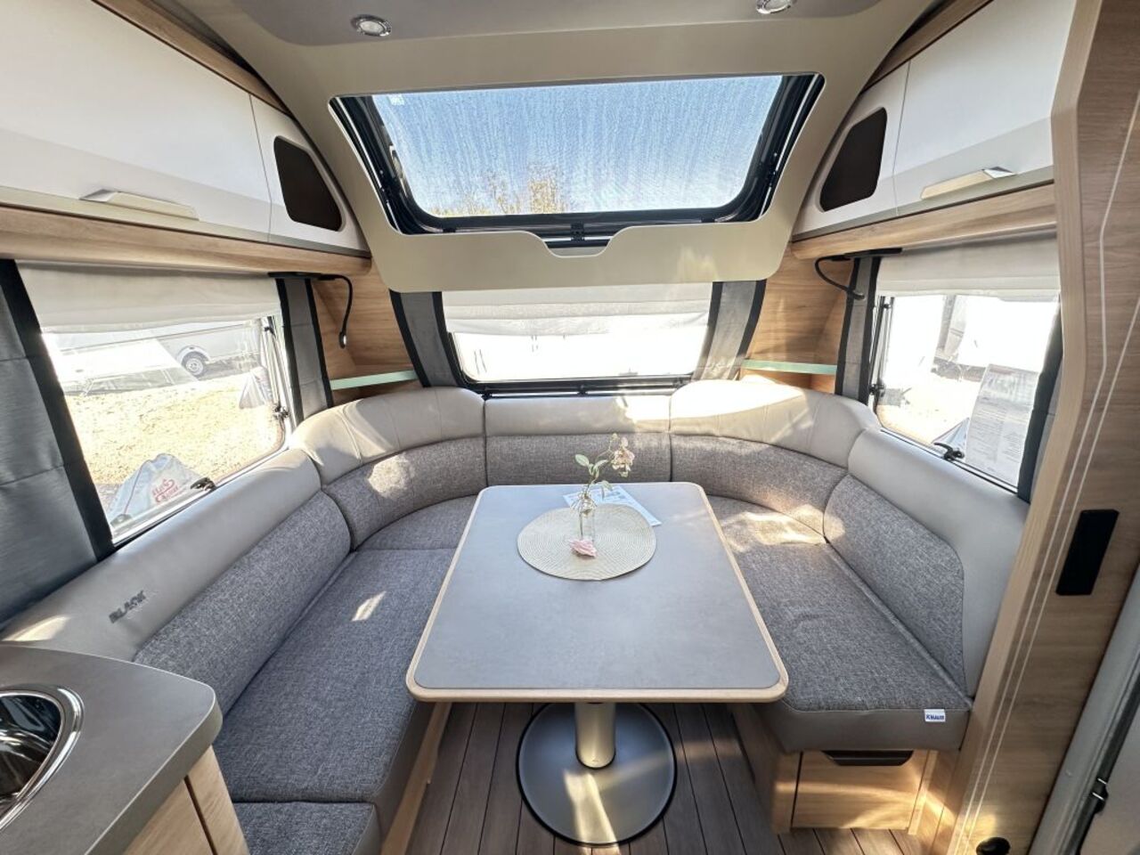 KNAUS 500 UF Black Selection Duschausbau Ansicht 11 für Fahrzeugdetailseite