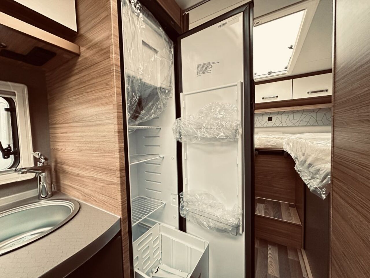 WEINSBERG 600 MEG EDITION [PEPPER] Automatik , Rahmenfenster Ansicht 20 für Fahrzeugdetailseite