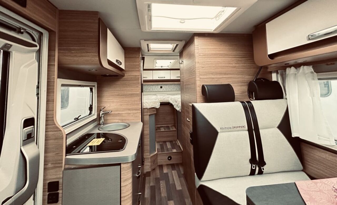 WEINSBERG 600 MEG EDITION [PEPPER] Automatik , Rahmenfenster Ansicht 6 für Fahrzeugdetailseite