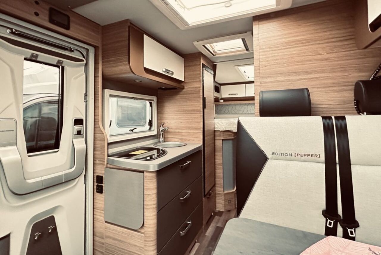 WEINSBERG 600 MEG EDITION [PEPPER] Automatik , Rahmenfenster Ansicht 7 für Fahrzeugdetailseite