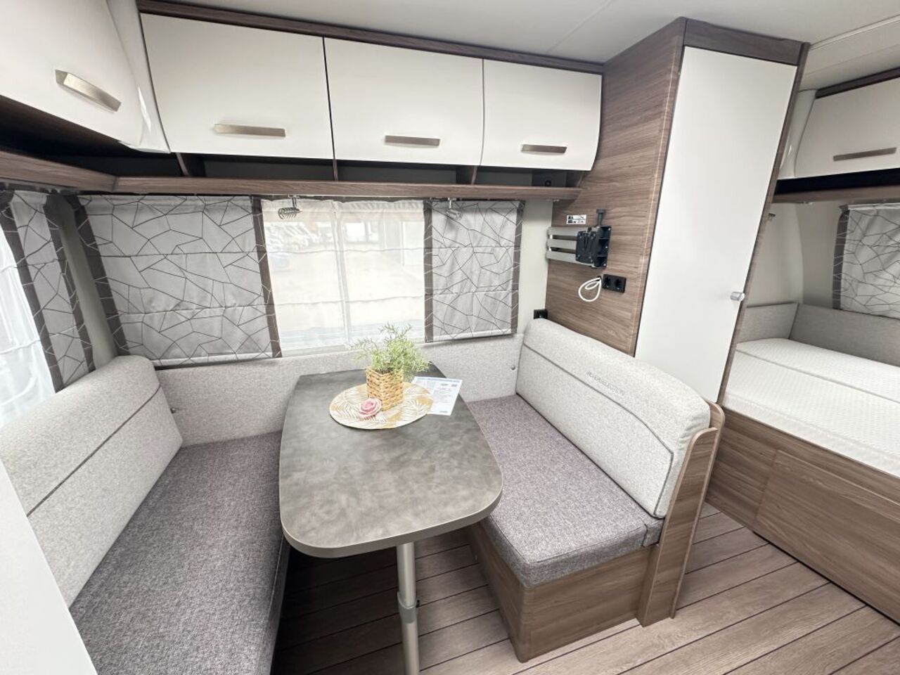 KNAUS 400 QD Silver Selection Markise Ansicht 10 für Fahrzeugdetailseite