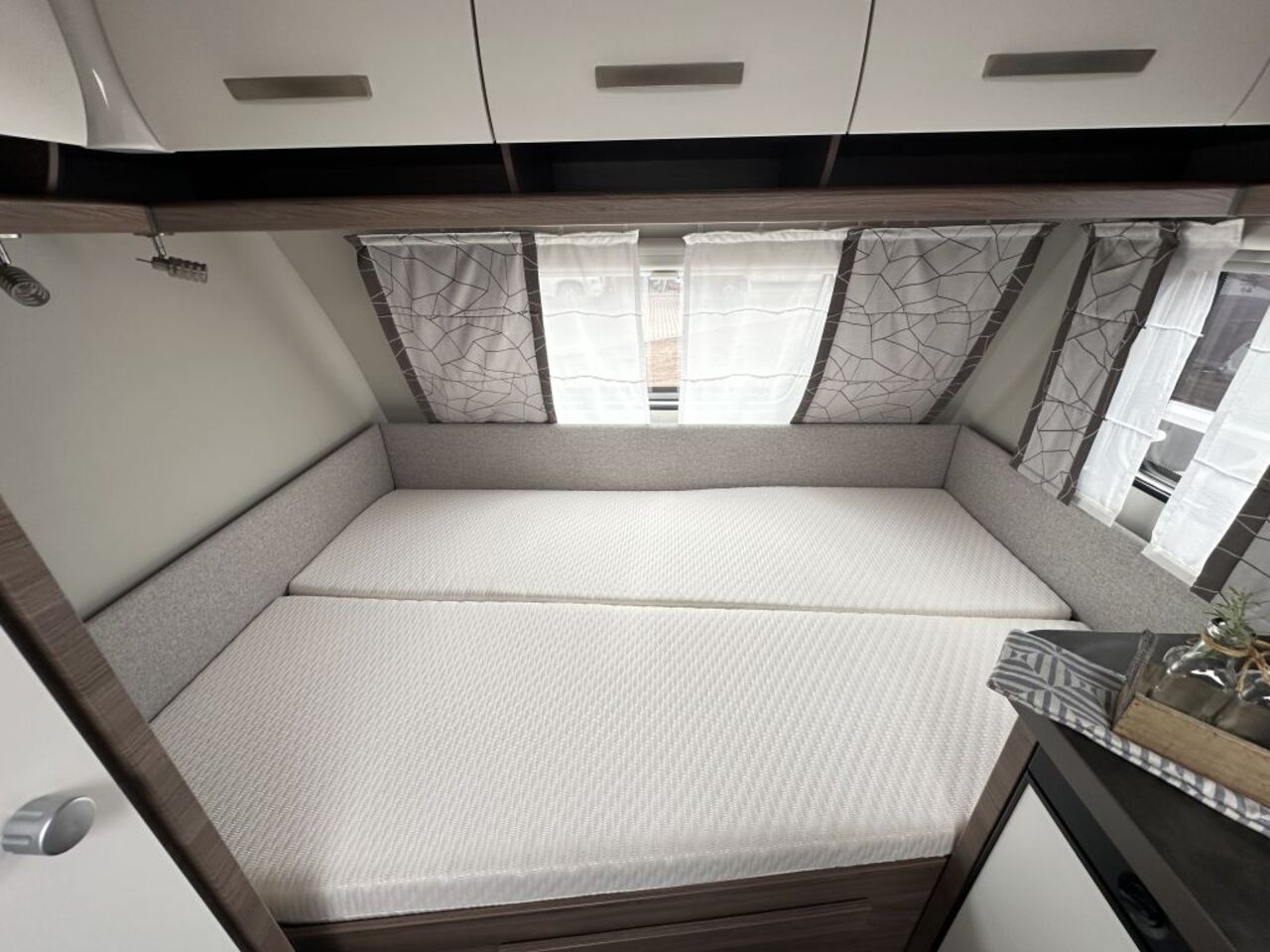 KNAUS 400 QD Silver Selection Markise Ansicht 11 für Fahrzeugdetailseite