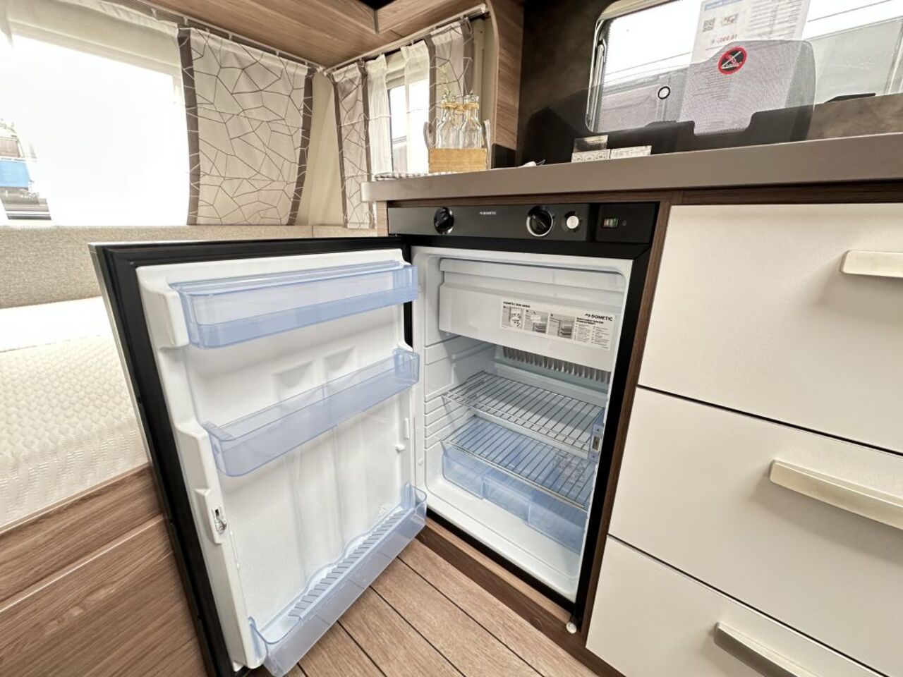 KNAUS 400 QD Silver Selection Markise Ansicht 14 für Fahrzeugdetailseite