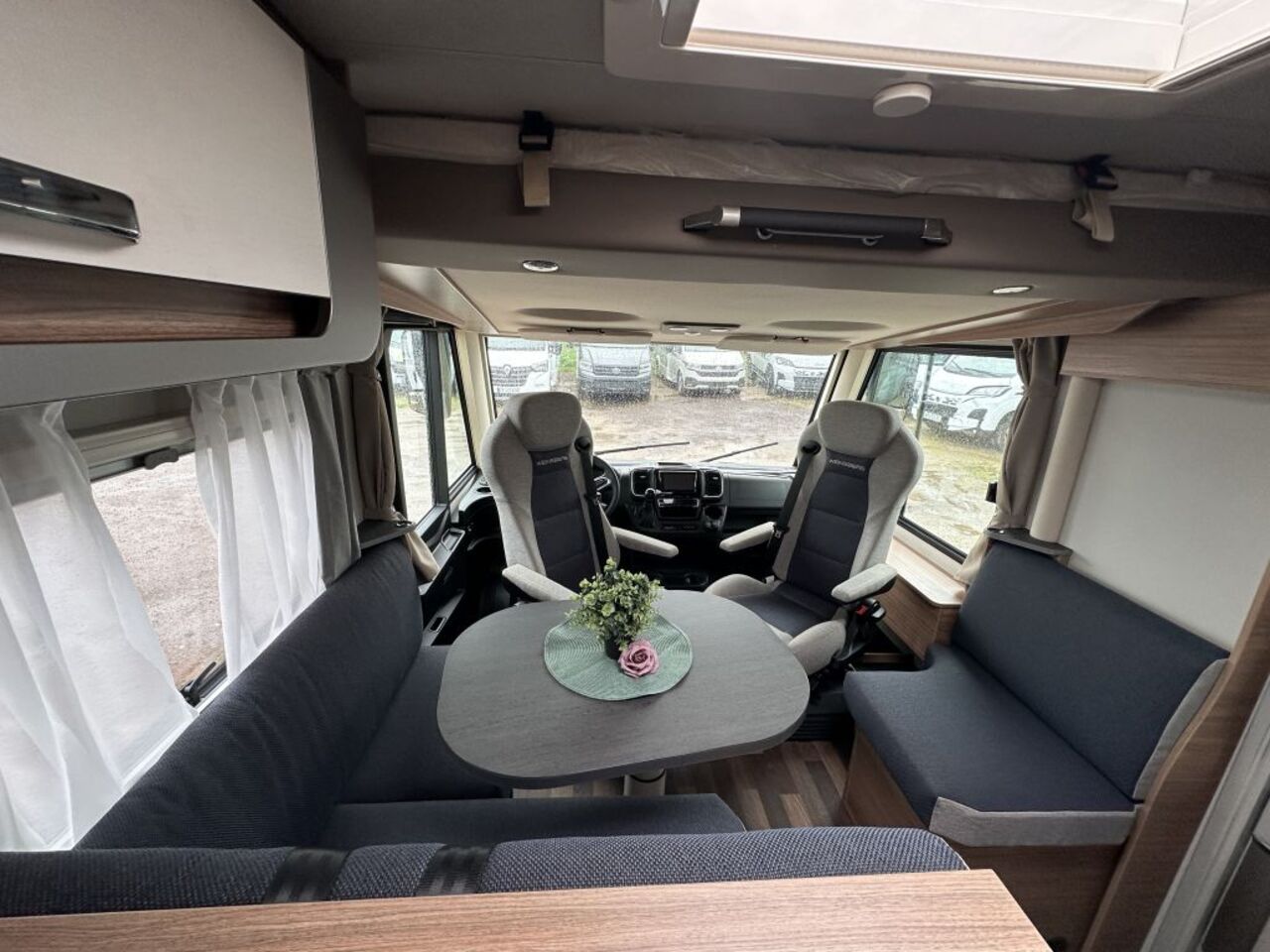 WEINSBERG 700 MEG Automatik, 4,4 t, UVP 114.702? Ansicht 11 für Fahrzeugdetailseite