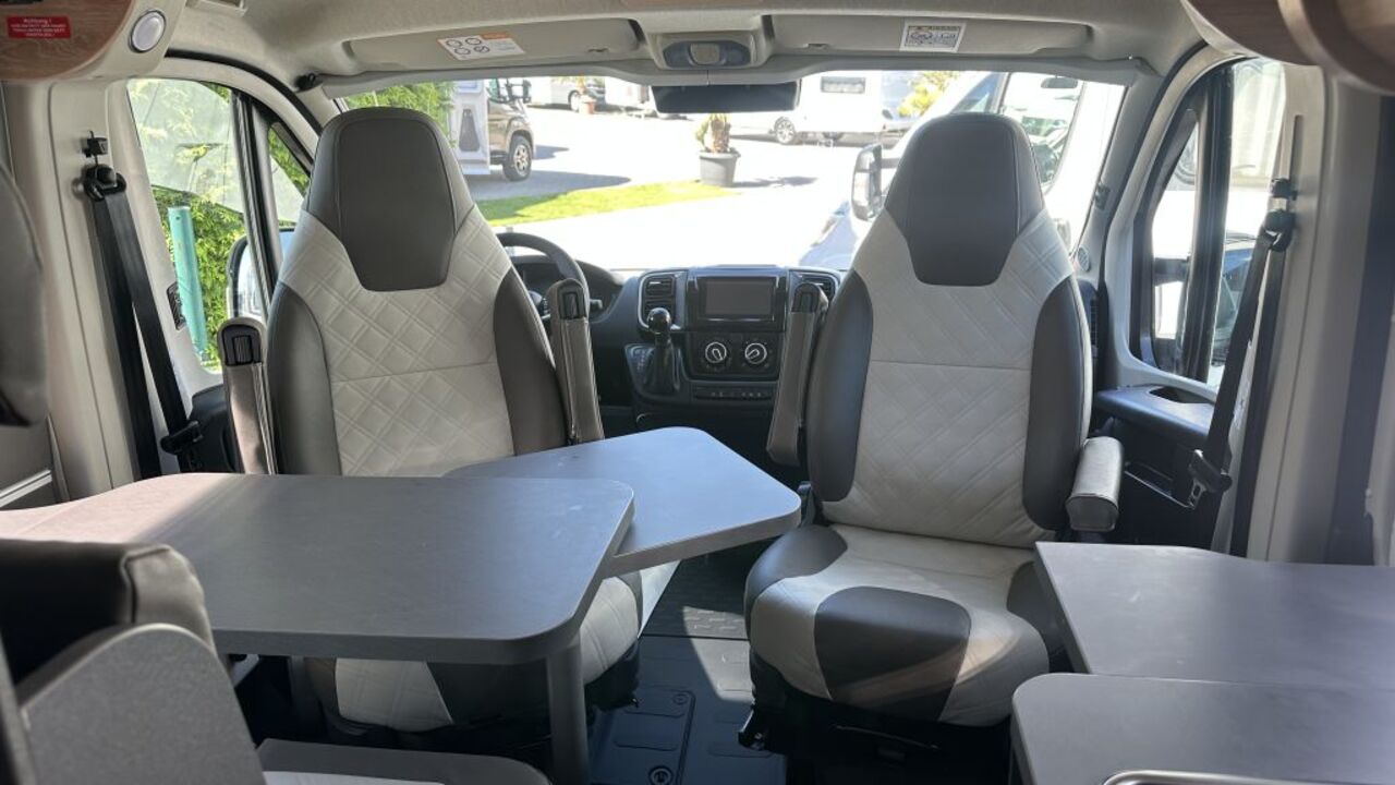 KNAUS 600 ME Platinum Selection Mietfahrzeug Verfügbar 11.2026 Ansicht 10 für Fahrzeugdetailseite