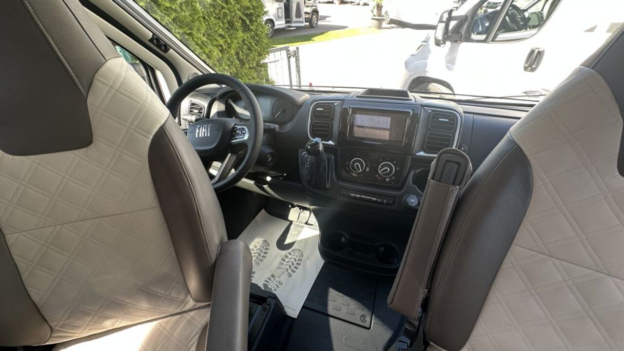 KNAUS 600 ME Platinum Selection Mietfahrzeug Verfügbar 11.2026 Ansicht 24 für Fahrzeugdetailseite