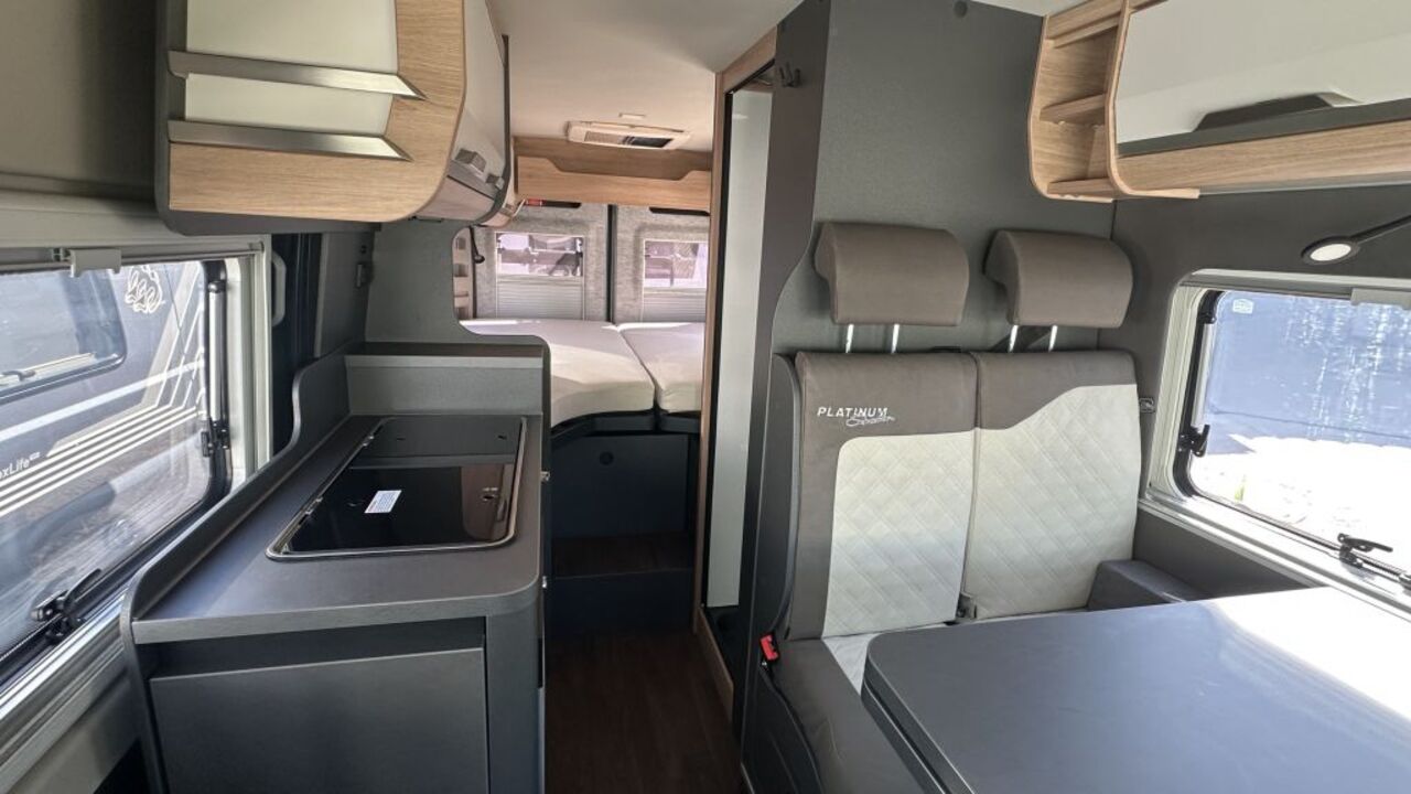KNAUS 600 ME Platinum Selection Mietfahrzeug Verfügbar 11.2026 Ansicht 6 für Fahrzeugdetailseite
