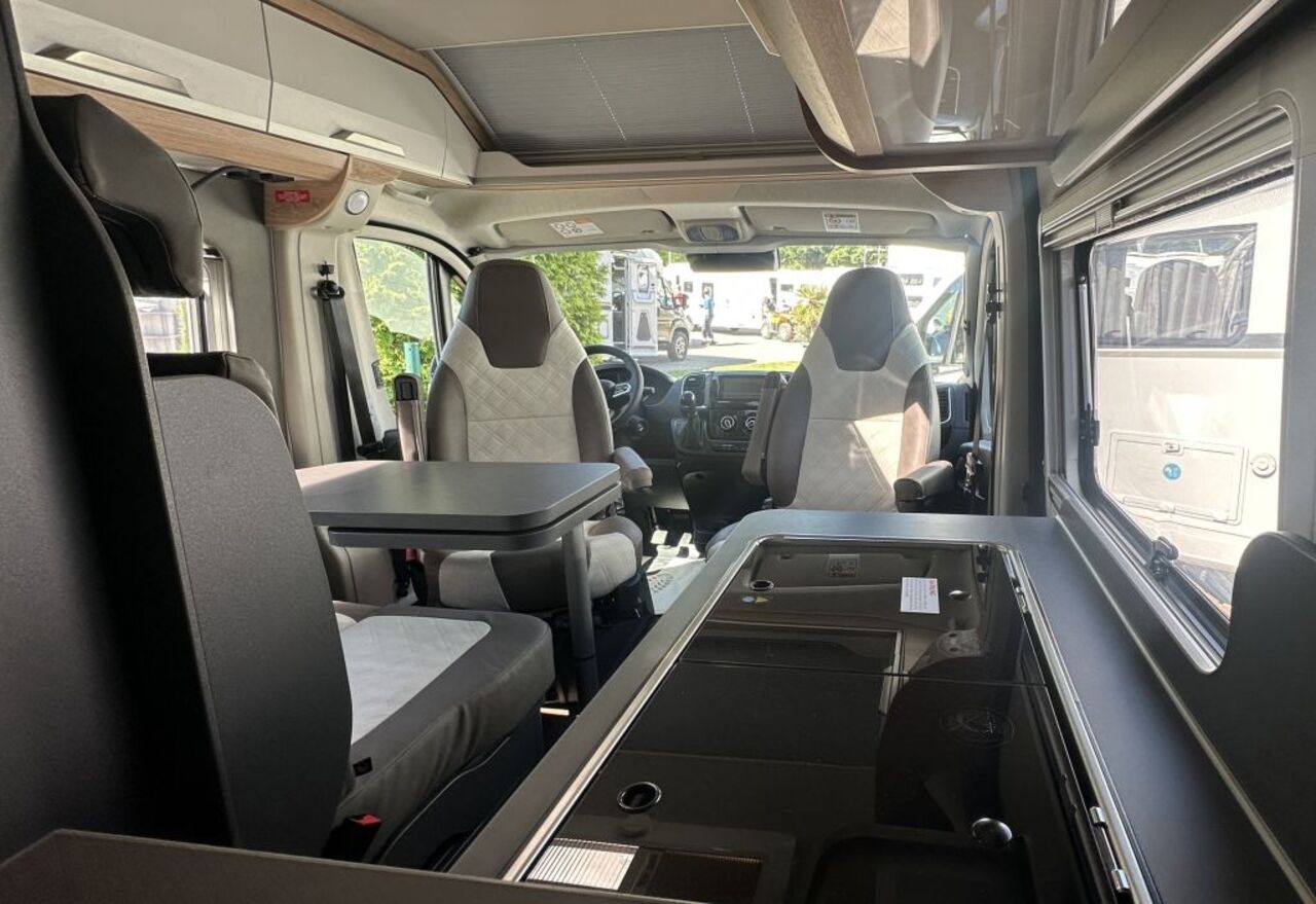 KNAUS 600 ME Platinum Selection Mietfahrzeug Verfügbar 11.2026 Ansicht 7 für Fahrzeugdetailseite