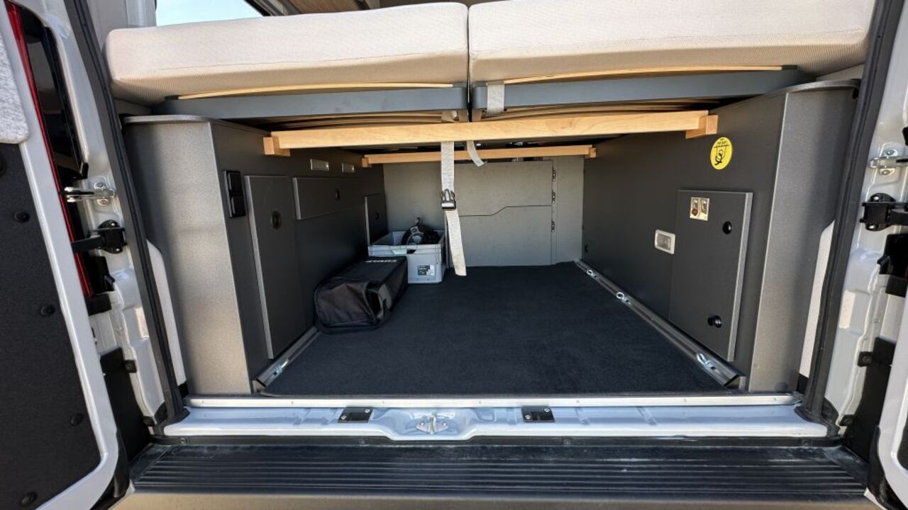 KNAUS 600 ME Platinum Selection Mietfahrzeug Verfügbar 11.2026 Ansicht 29 für Fahrzeugdetailseite