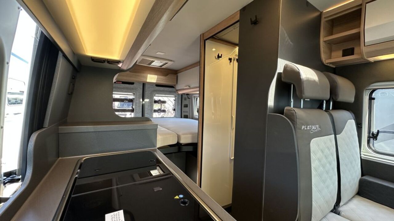 KNAUS 600 ME Platinum Selection Mietfahrzeug Verfügbar 11.2026 Ansicht 7 für Fahrzeugdetailseite