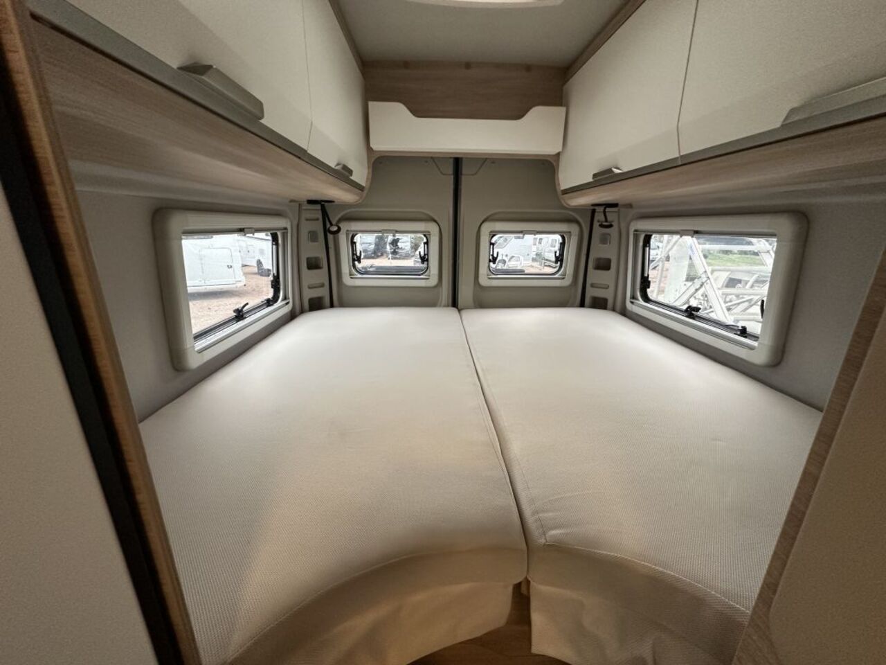 KNAUS 630 FREEWAY Automatikgetriebe Ansicht 14 für Fahrzeugdetailseite