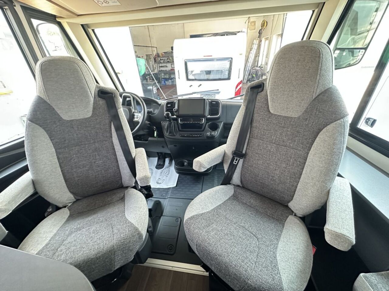 KNAUS 650 MEG Live I 650 - Verfügbar 11.2026 Ansicht 11 für Fahrzeugdetailseite