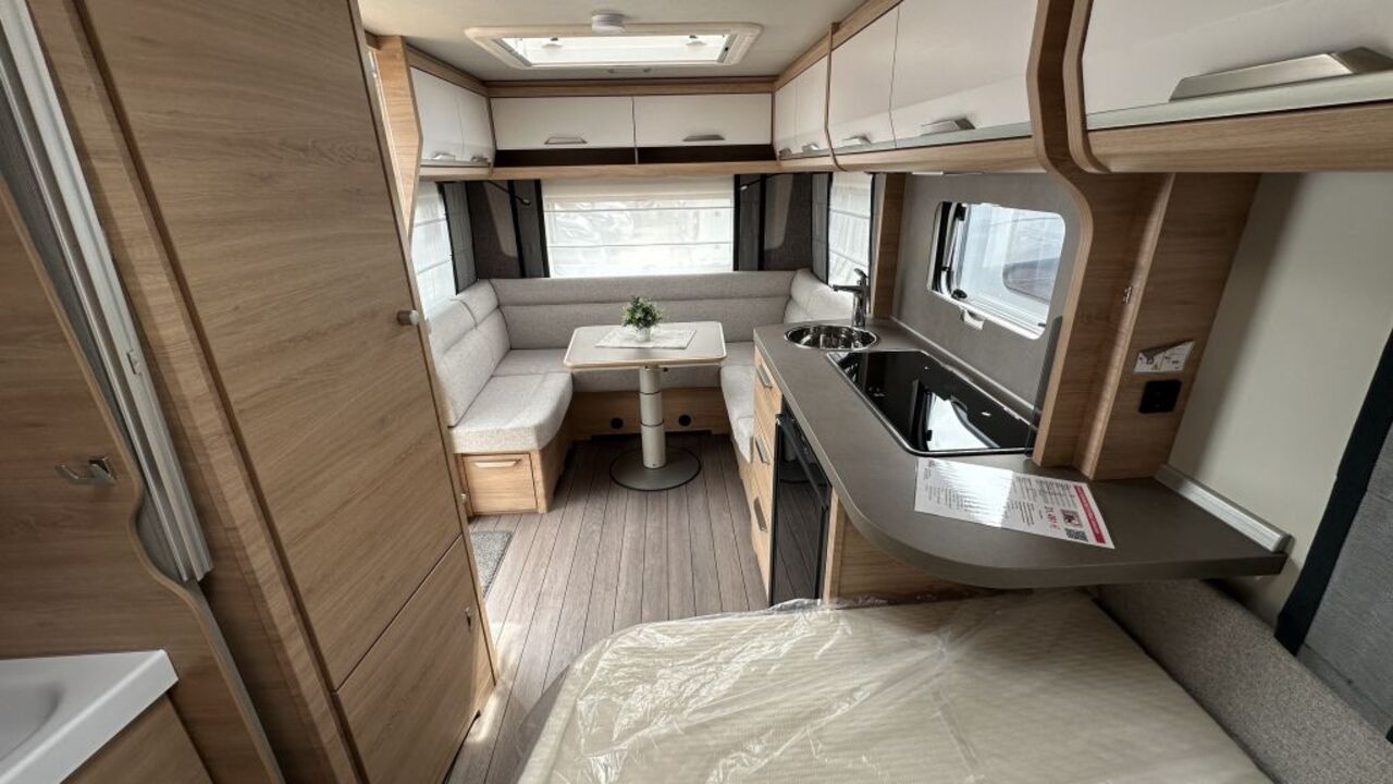 KNAUS 450 FU Black Selection Duschausbau Ansicht 10 für Fahrzeugdetailseite