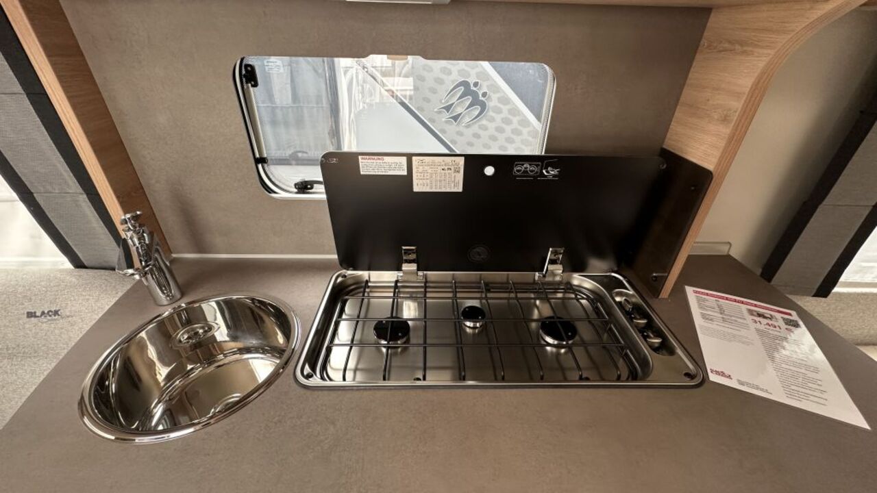 KNAUS 450 FU Black Selection Duschausbau Ansicht 15 für Fahrzeugdetailseite