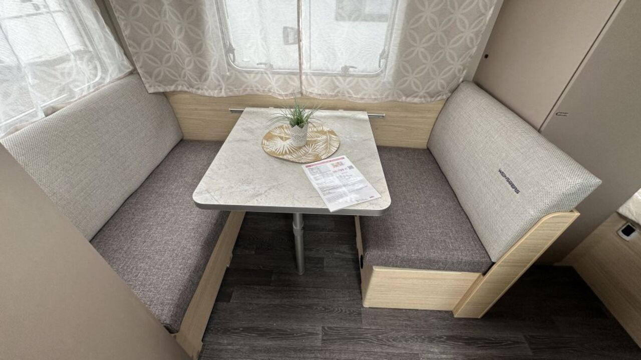 WEINSBERG 390 QD Duschausbau Ansicht 10 für Fahrzeugdetailseite