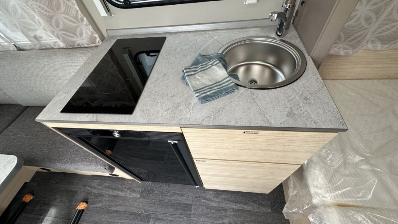 WEINSBERG 450 FU Duschausbau-Paket Ansicht 10 für Fahrzeugdetailseite