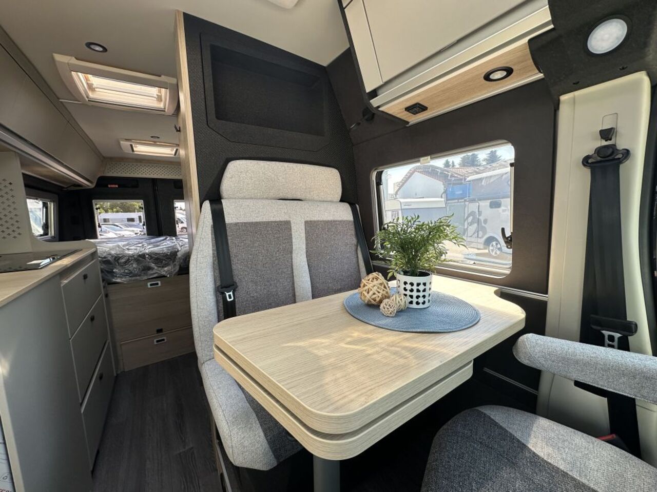 KNAUS 630 ME Automatikgetriebe Ansicht 12 für Fahrzeugdetailseite