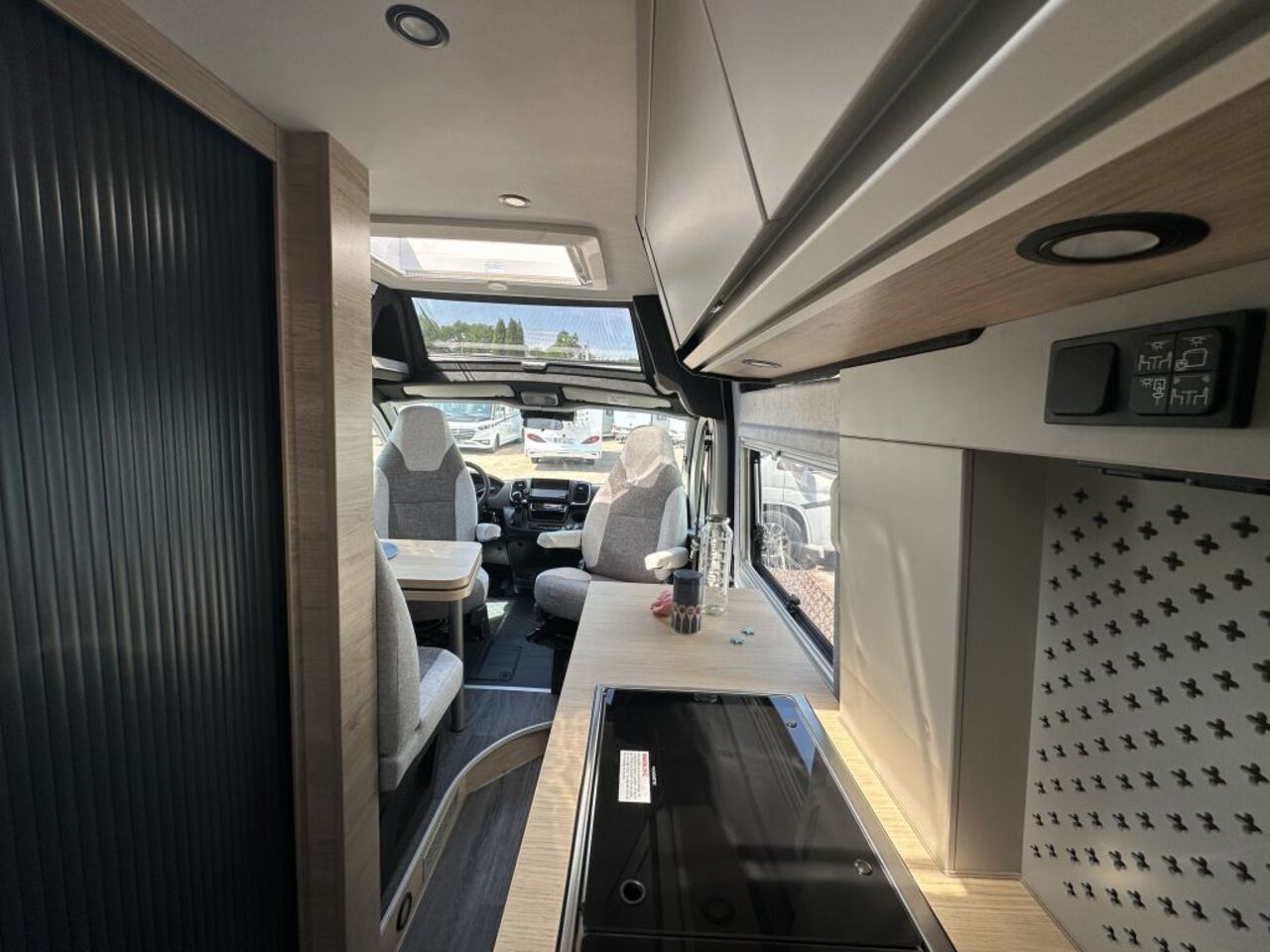 KNAUS 630 ME Automatikgetriebe Ansicht 13 für Fahrzeugdetailseite