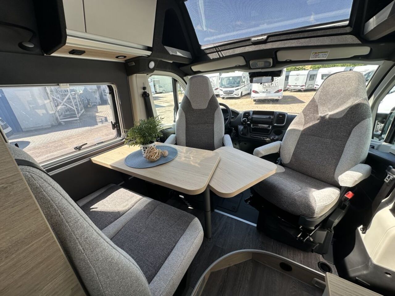 KNAUS 630 ME Automatikgetriebe Ansicht 15 für Fahrzeugdetailseite