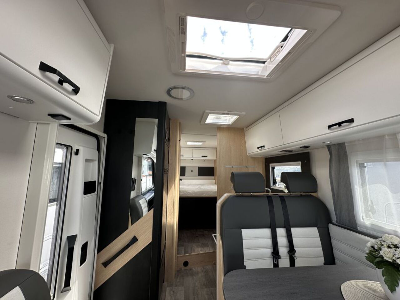 SUNLIGHT 69L Adventure Edition Automatikgetriebe Ansicht 5 für Fahrzeugdetailseite