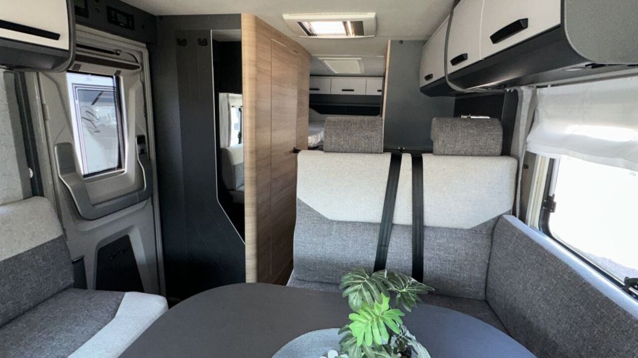 KNAUS 700 MEG Live I 700 ; Automatikgetriebe Ansicht 8 für Fahrzeugdetailseite