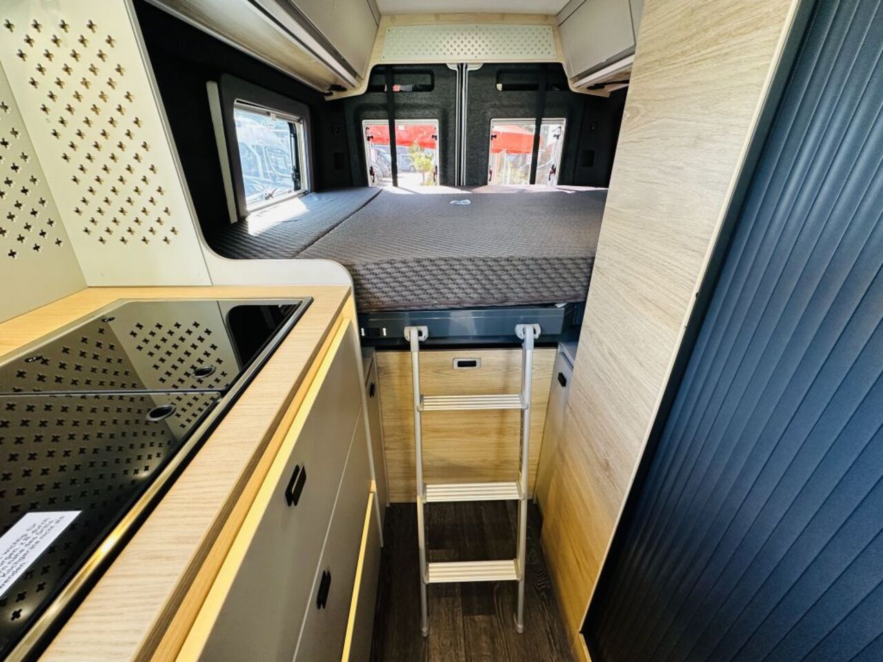 KNAUS 630 MX Automatik , 180 PS Ansicht 14 für Fahrzeugdetailseite