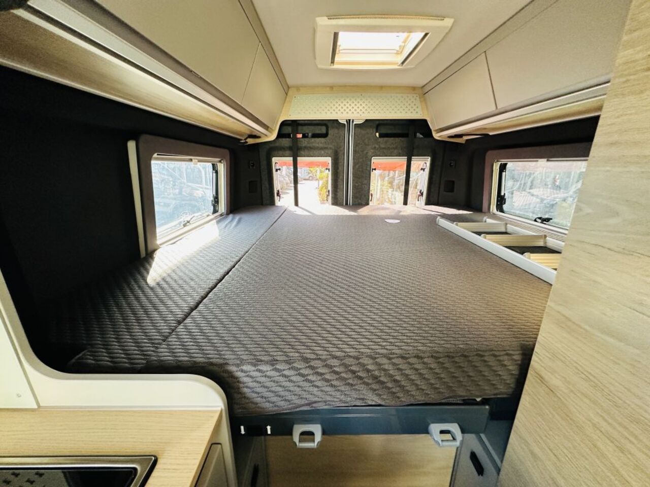KNAUS 630 MX Automatik , 180 PS Ansicht 17 für Fahrzeugdetailseite
