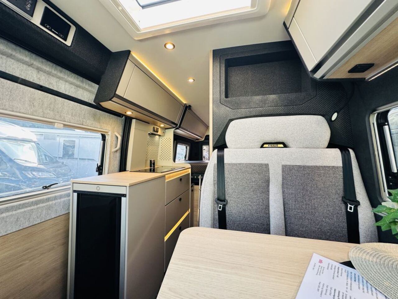 KNAUS 630 MX Automatik , 180 PS Ansicht 6 für Fahrzeugdetailseite