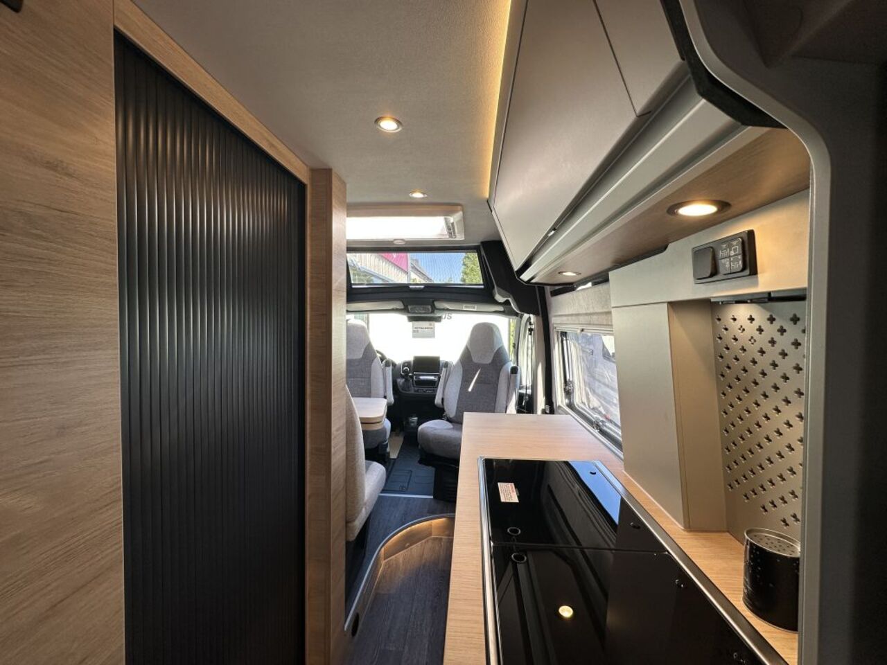 KNAUS 630 MX Automatik , 180 PS Ansicht 9 für Fahrzeugdetailseite