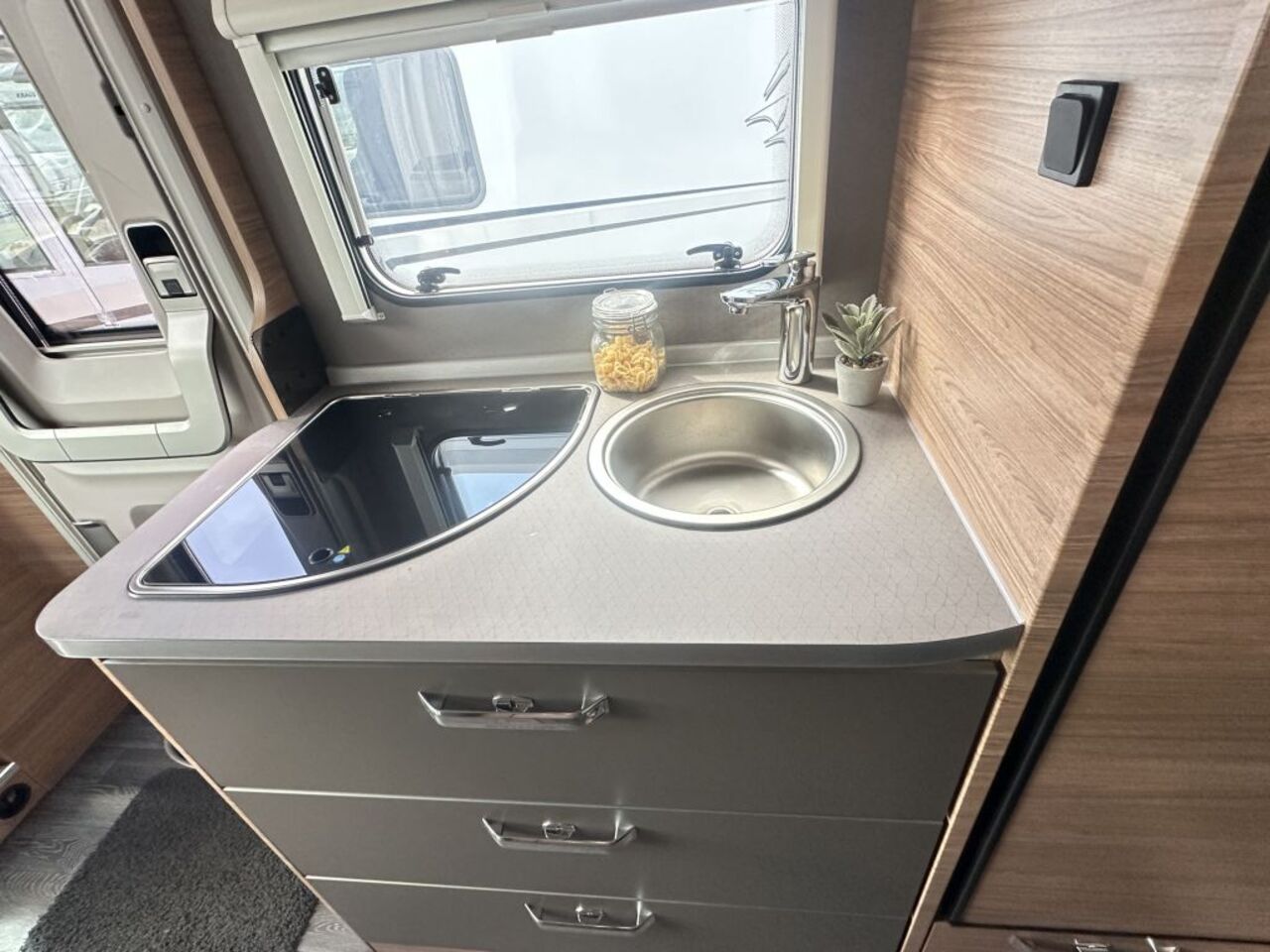 WEINSBERG 650 MEG EDITION [SPICY] Automatikgetriebe Ansicht 20 für Fahrzeugdetailseite