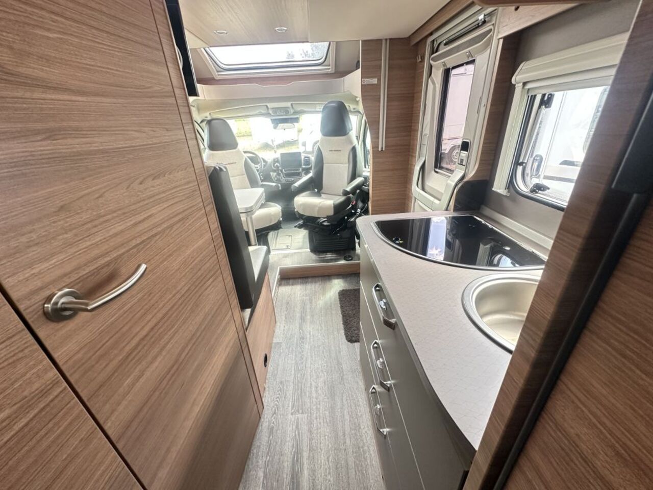 WEINSBERG 650 MEG EDITION [SPICY] Automatikgetriebe Ansicht 8 für Fahrzeugdetailseite