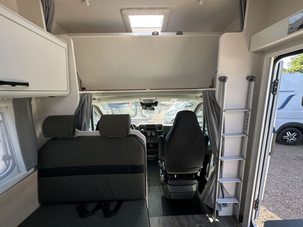 SUNLIGHT 70 Automatikgetriebe Ansicht 15 für Fahrzeugdetailseite