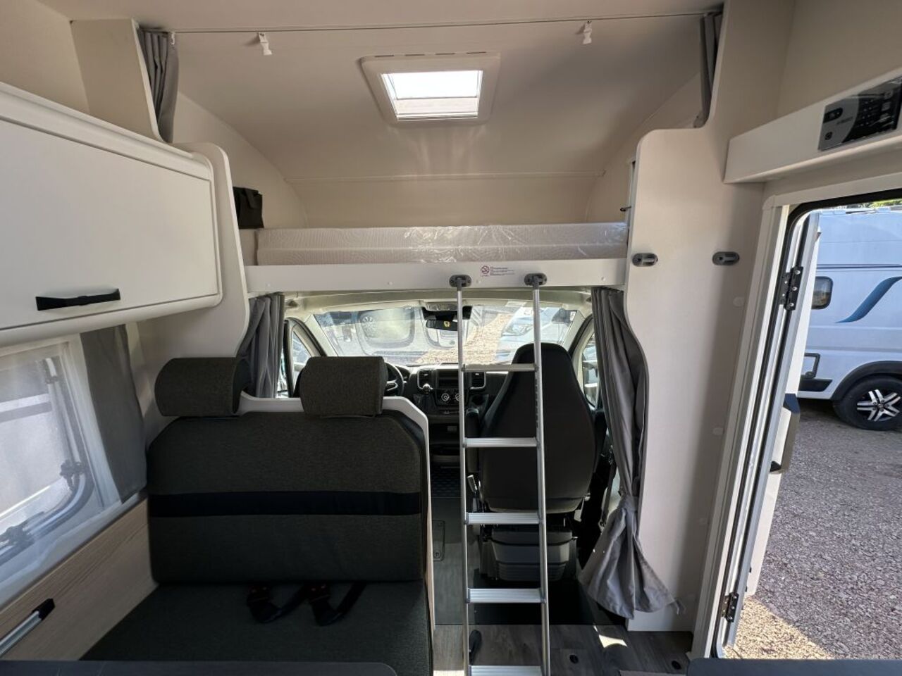 SUNLIGHT 70 Automatikgetriebe Ansicht 16 für Fahrzeugdetailseite