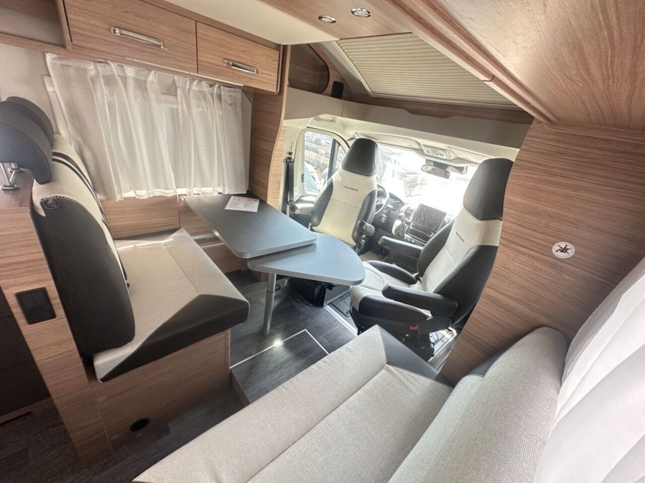 WEINSBERG 650 MF Automatikgetriebe , Hubbett Ansicht 12 für Fahrzeugdetailseite