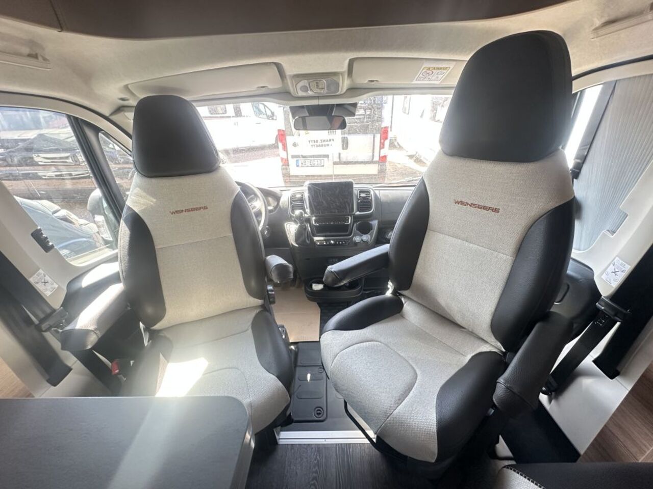 WEINSBERG 650 MF Automatikgetriebe , Hubbett Ansicht 13 für Fahrzeugdetailseite