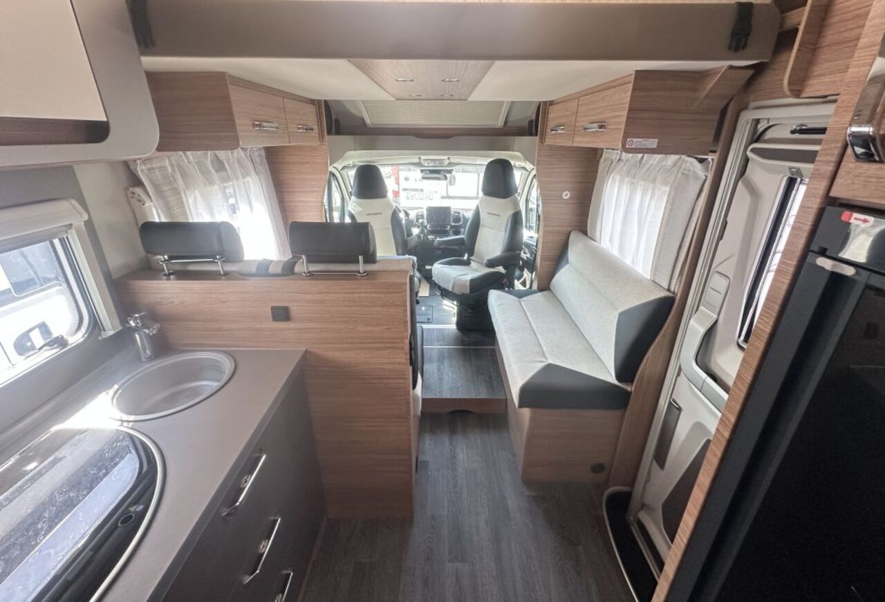 WEINSBERG 650 MF Automatikgetriebe , Hubbett Ansicht 9 für Fahrzeugdetailseite