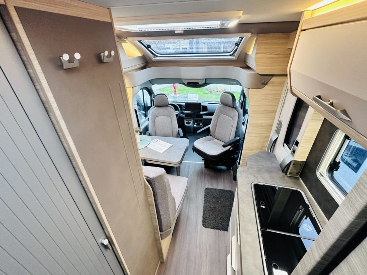 KNAUS 650 MEG Platinum Selection Allrad, Automatik, 4 t Ansicht 8 für Fahrzeugdetailseite