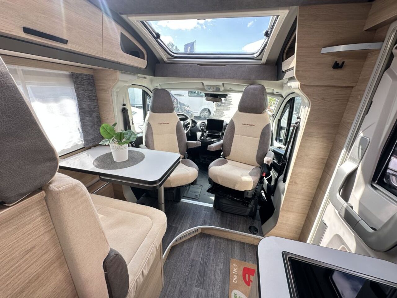WEINSBERG 600 MEG Automatik,  180 PS Ansicht 11 für Fahrzeugdetailseite
