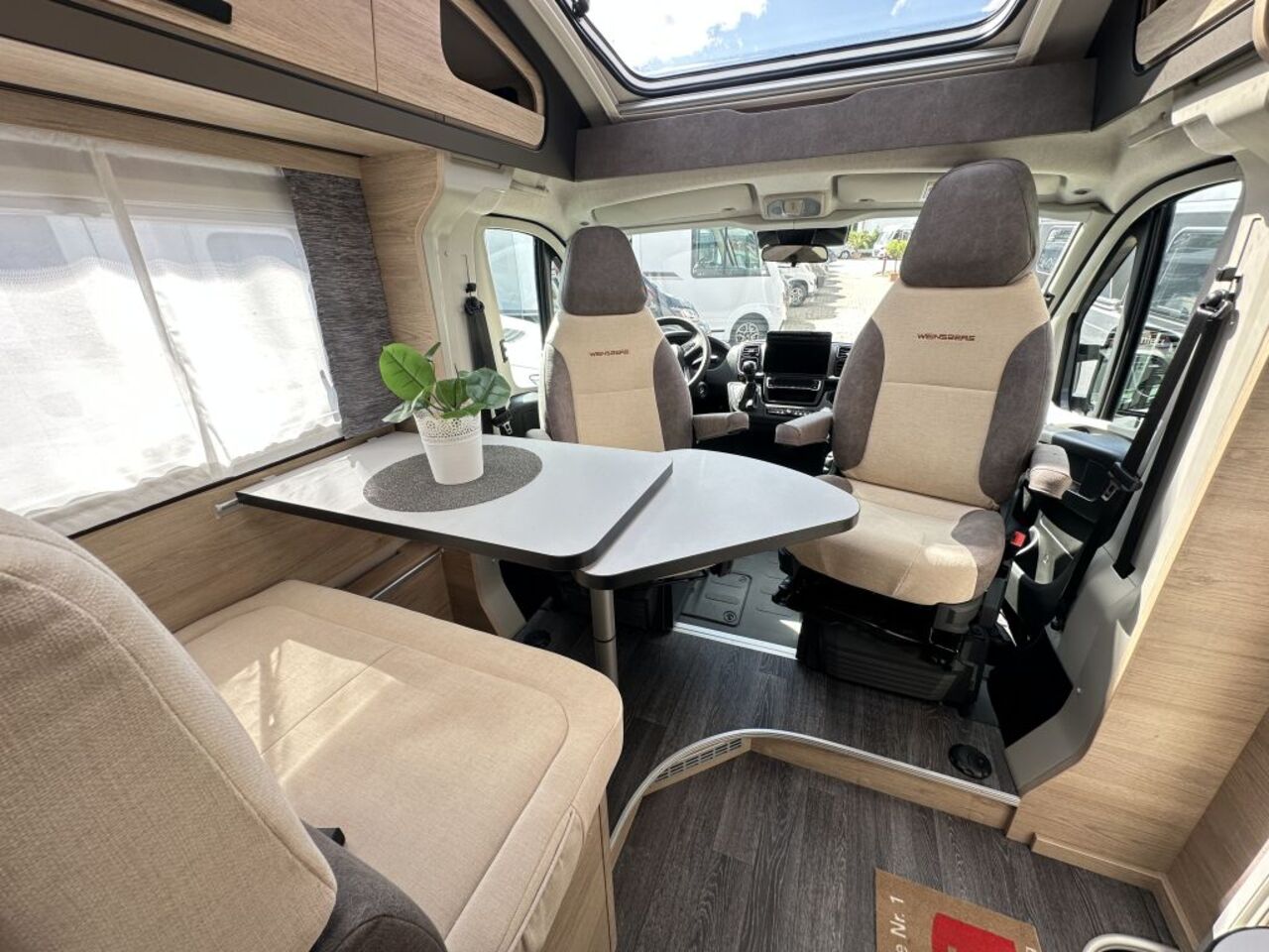 WEINSBERG 600 MEG Automatik,  180 PS Ansicht 13 für Fahrzeugdetailseite