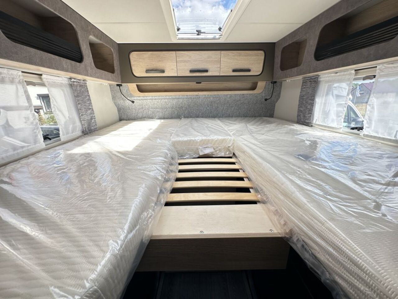 WEINSBERG 600 MEG Automatik,  180 PS Ansicht 15 für Fahrzeugdetailseite