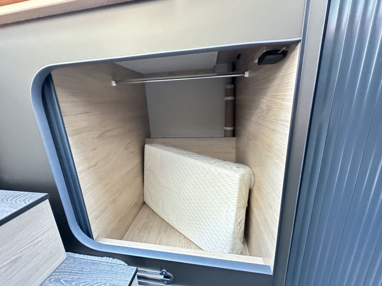 WEINSBERG 600 MEG Automatik,  180 PS Ansicht 18 für Fahrzeugdetailseite