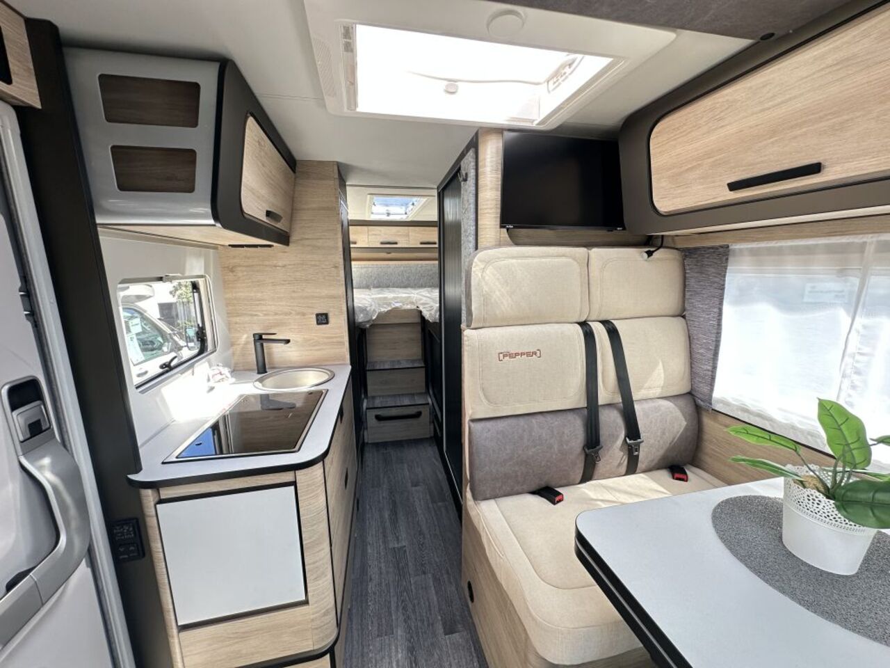 WEINSBERG 600 MEG EDITION [PEPPER] Automatik,  180 PS Ansicht 8 für Fahrzeugdetailseite