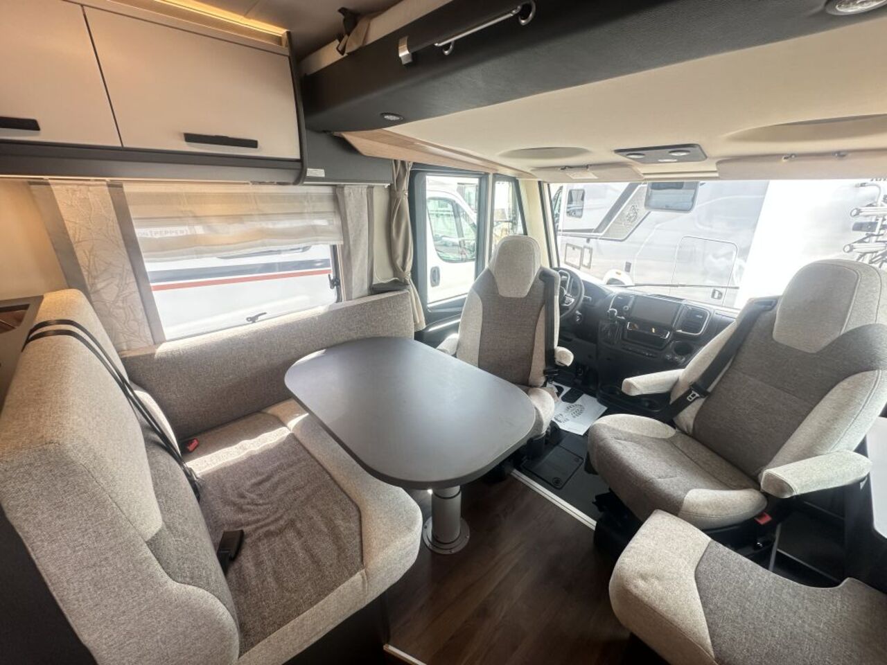 KNAUS 650 MEG Live I  , ab 11.2026 Verfügbar Ansicht 11 für Fahrzeugdetailseite