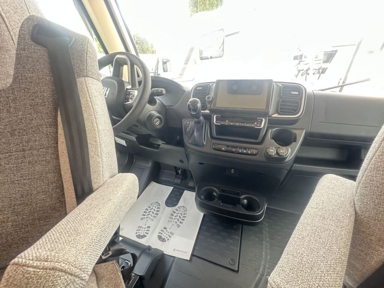 KNAUS 650 MEG Live I  , ab 11.2026 Verfügbar Ansicht 23 für Fahrzeugdetailseite