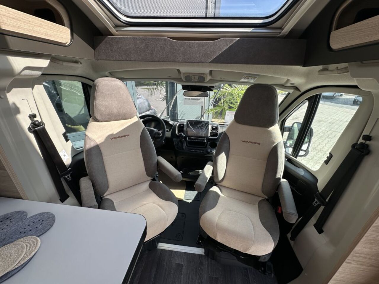 WEINSBERG 600 MF Automatikgetriebe, 180 PS Ansicht 12 für Fahrzeugdetailseite