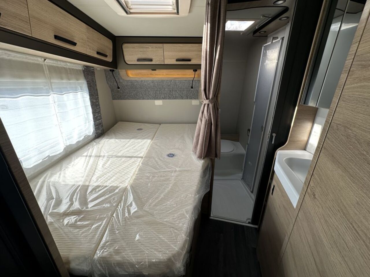 WEINSBERG 600 MF Automatikgetriebe, 180 PS Ansicht 14 für Fahrzeugdetailseite
