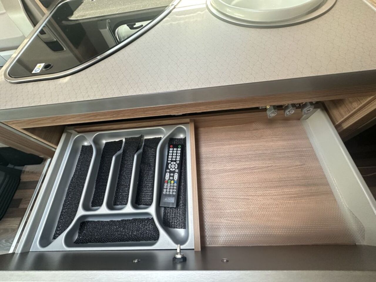 WEINSBERG 650 DG Lithium Ionenbatterie Ansicht 16 für Fahrzeugdetailseite