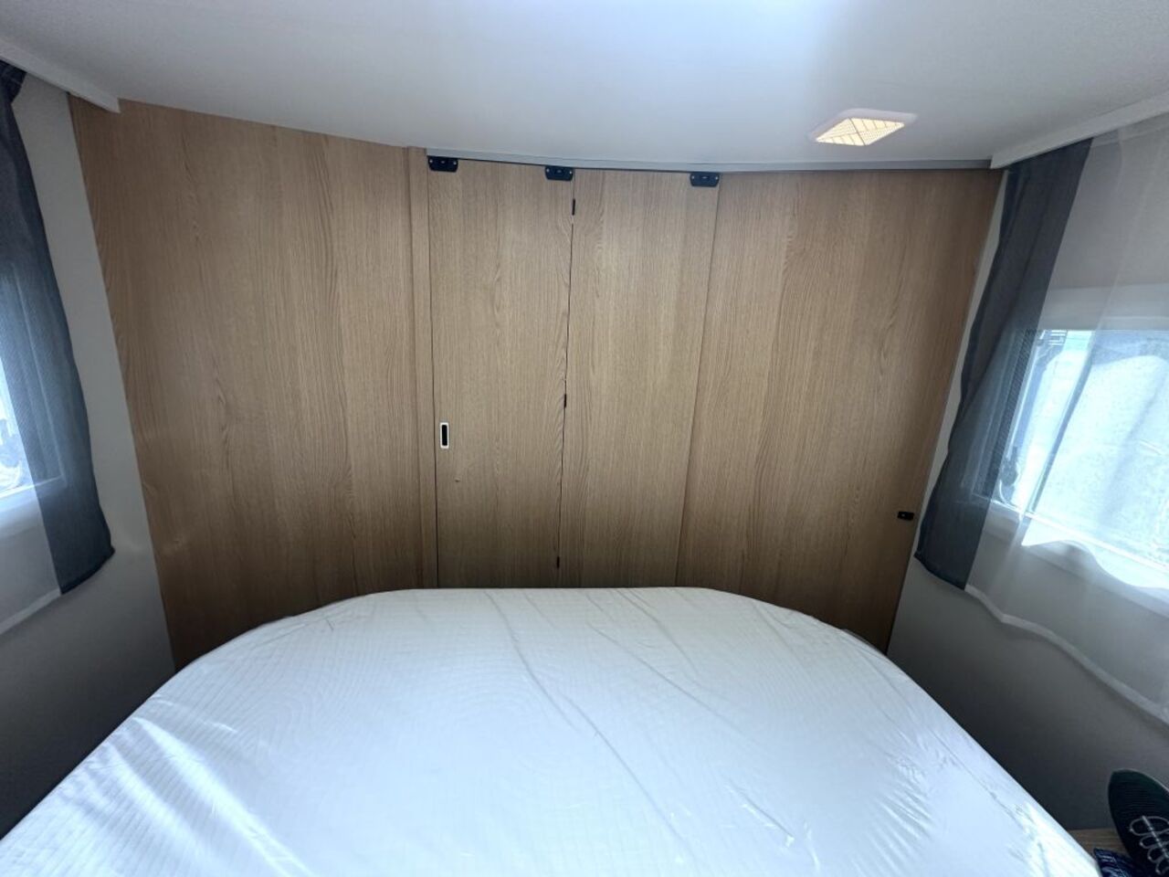 SUNLIGHT 7433Q UNLD Automatik , Rahmenfenster Ansicht 14 für Fahrzeugdetailseite